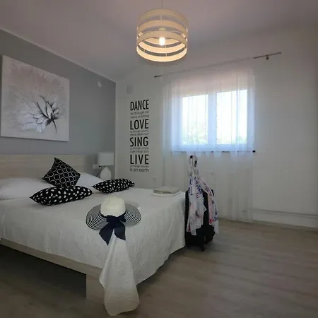 Luna Comfortable Holiday Ferienhaus Poreč